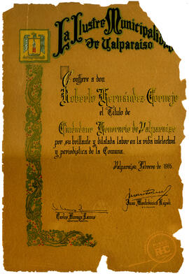 Diploma Ciudadano Honorario de Valparaíso a Roberto Hernández Cornejo