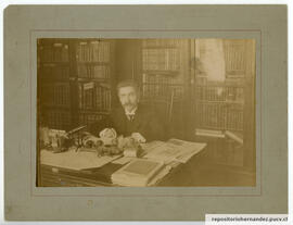 Roberto Hernández en biblioteca mayo 1906 2