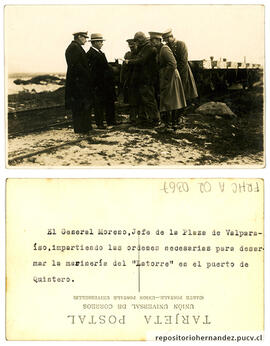 Postal El general Moreno, Jefe de la plaza de Valparaíso, impartiendo las órdenes necesarias para...